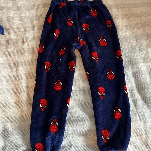Marvel Spider-Man XS pajama set - Picture 2 of 4
